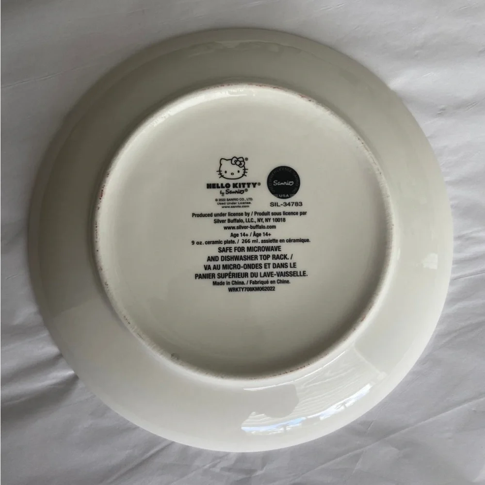 Sanrio Hello Kitty 2022 Ceramic Christmas Plate New